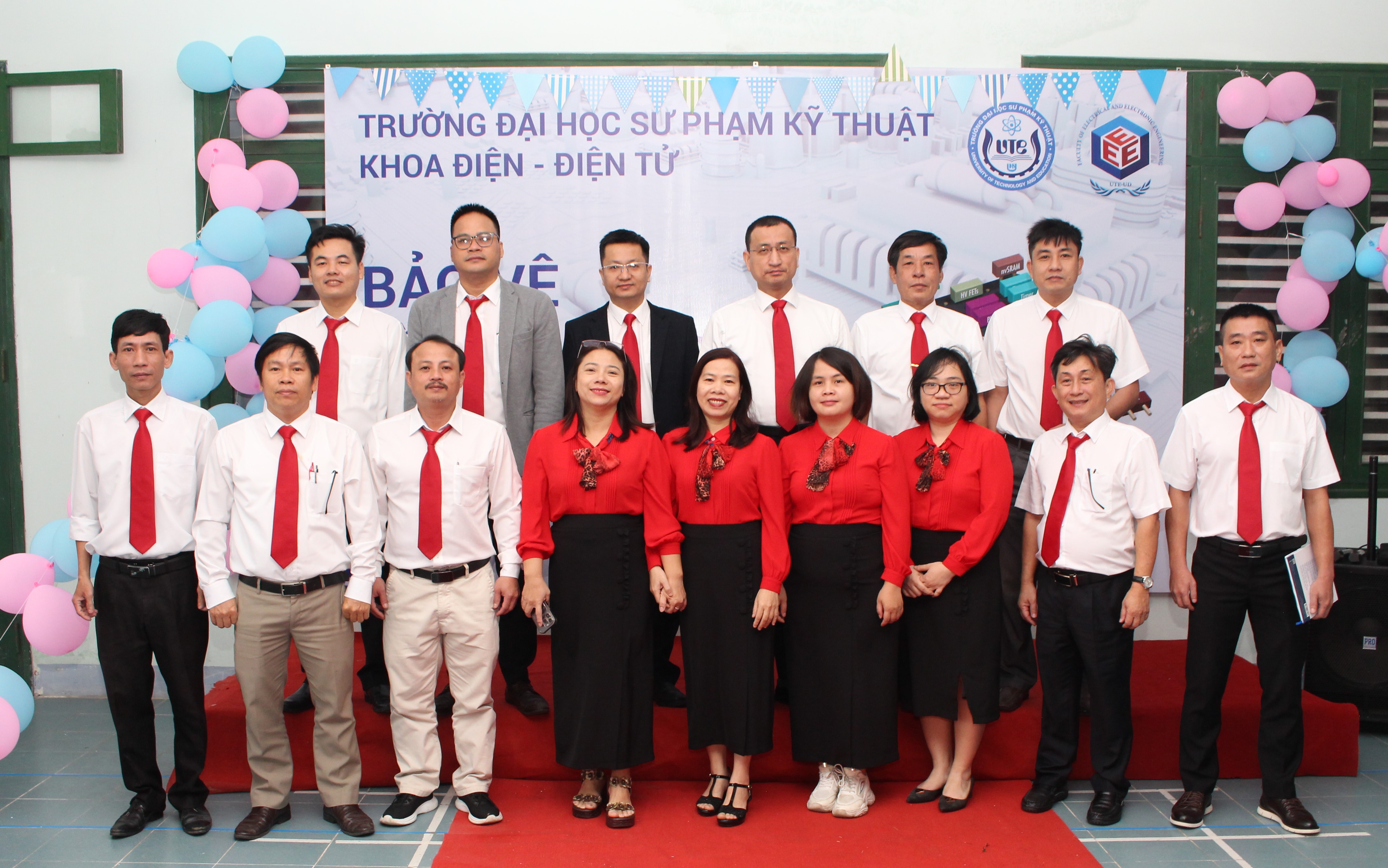 Khoa Điện – Điện tử tổ chức đánh giá đồ án tốt nghiệp đại học cho sinh viên ngành Công nghệ Kỹ thuật Điện – Điện tử và Công nghệ Kỹ thuật Điện tử – Viễn thông